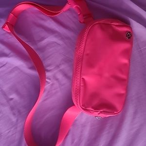 Lululemon everywhere belt bag
